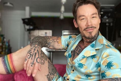 Facts About David Bromstad .